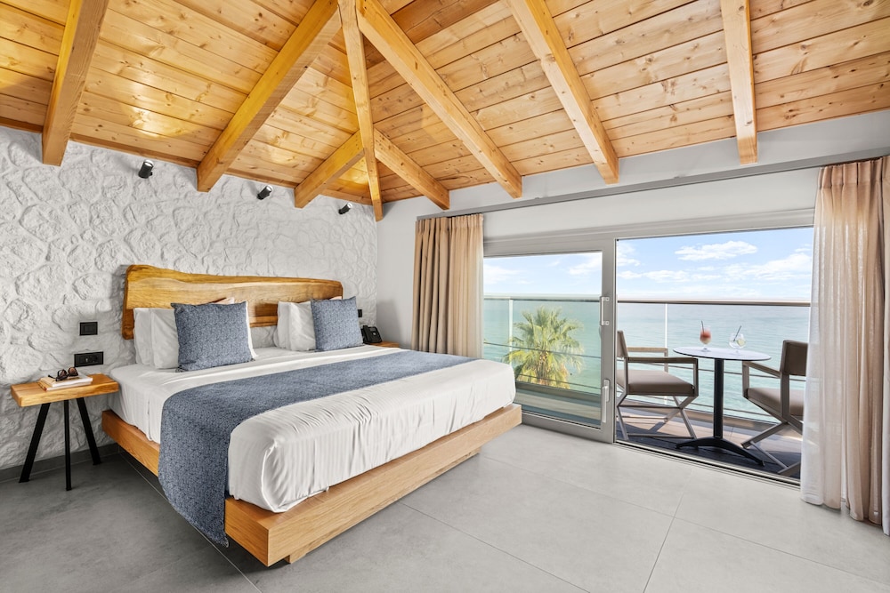 Emily's Luxury Suites 5★ - Image 2