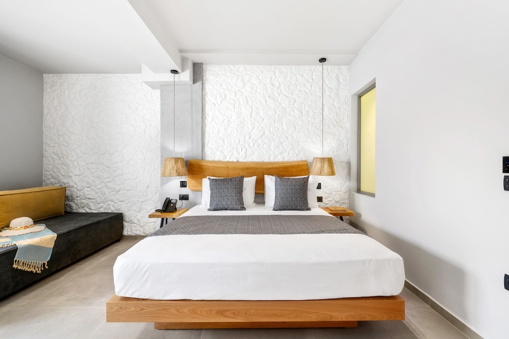 Emily's Luxury Suites 5★ - Image 15