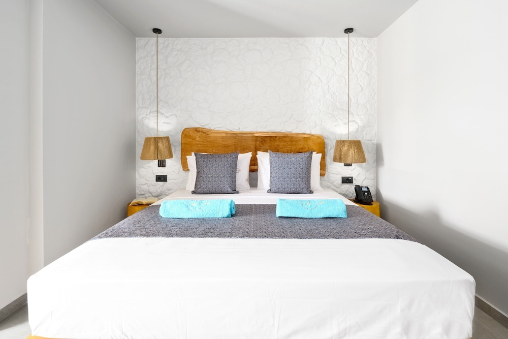Emily's Luxury Suites 5★ - Image 16