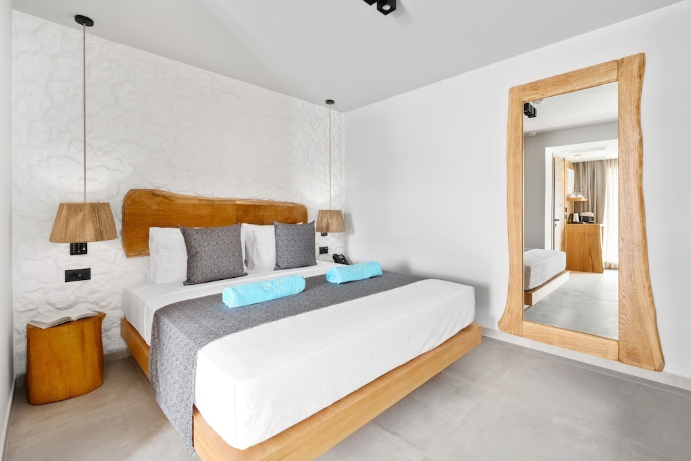 Emily's Luxury Suites 5★ - Image 17