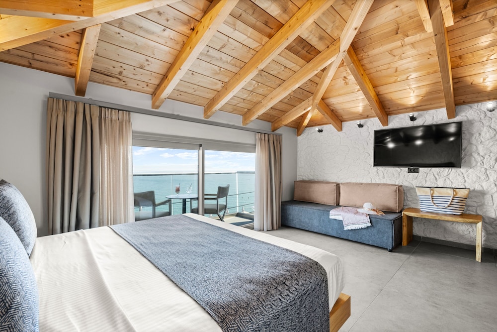 Emily's Luxury Suites 5★ - Image 19