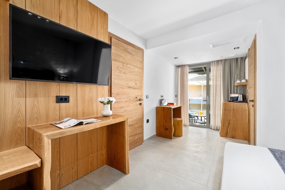 Emily's Luxury Suites 5★ - Image 24