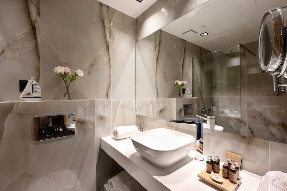 Emily's Luxury Suites 5★ - Image 27