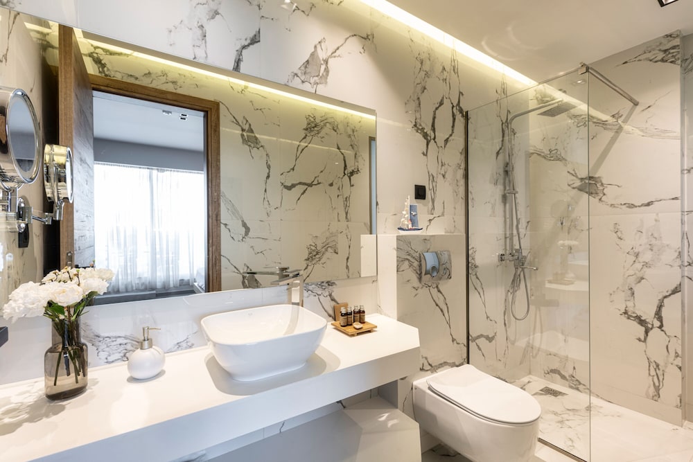 Emily's Luxury Suites 5★ - Image 29