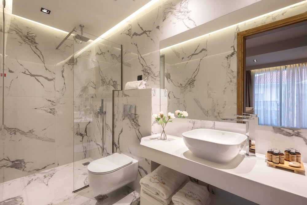 Emily's Luxury Suites 5★ - Image 30