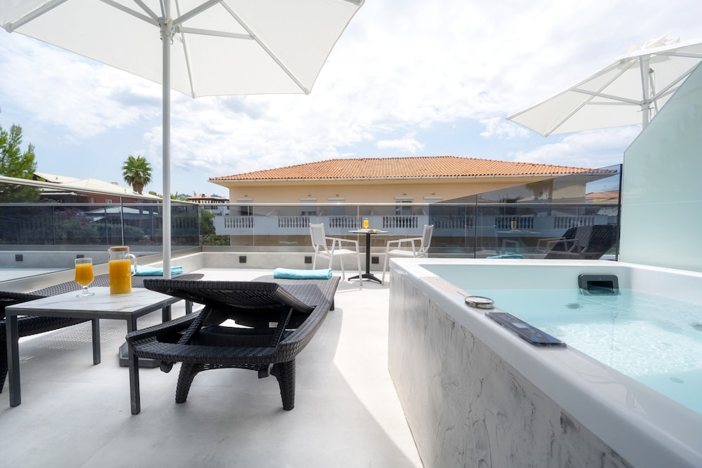 Emily's Luxury Suites 5★ - Image 36