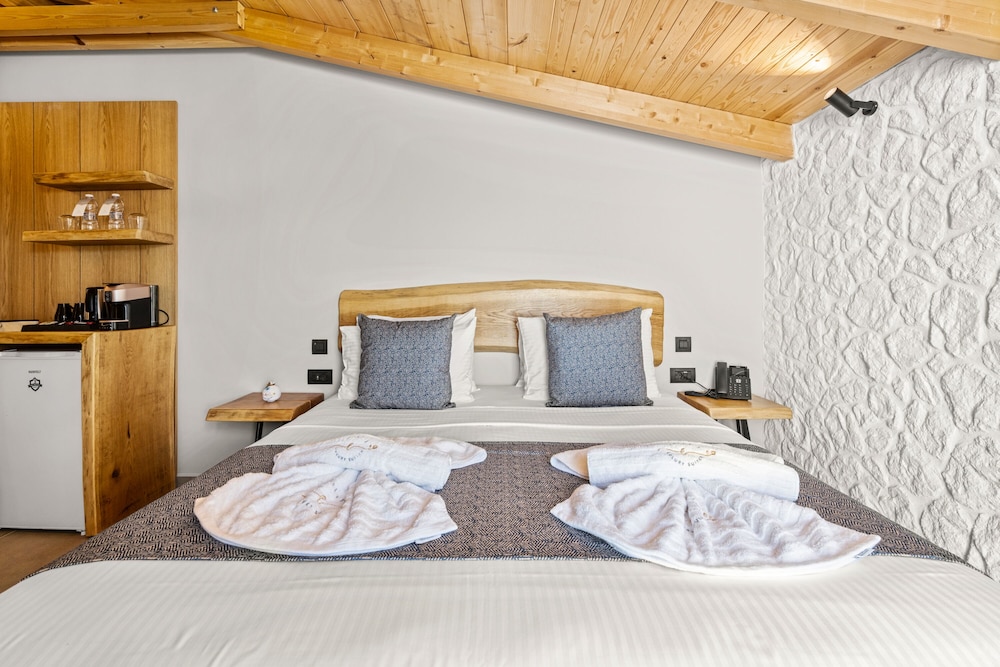 Emily's Luxury Suites 5★ - Image 5
