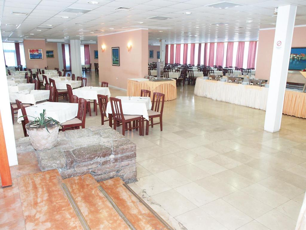 Тиват – Хотел Камелија 2* - Image 16