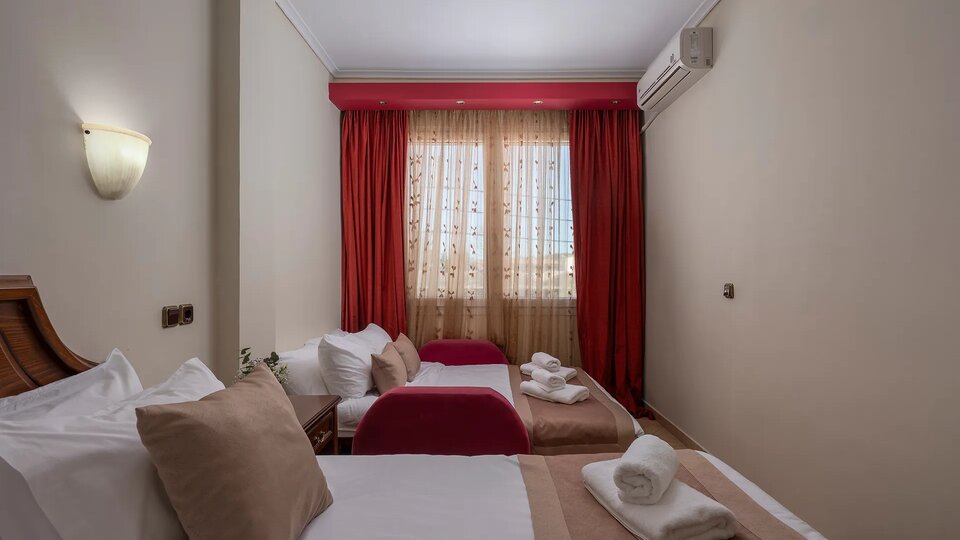 Filippos Hotel - Image 2